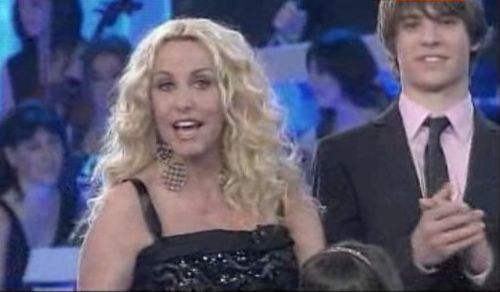 ASCOLTI TV DI SABATO 24 APRILE: TI LASCIO UNA CANZONE DOMINA ANCORA CON IL 29.45%. LO SHOW DEI RECORD AL 18.79%