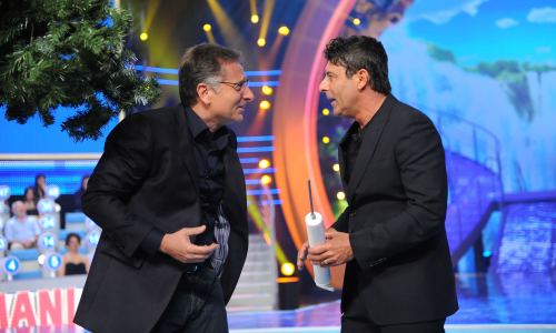 ASCOLTI TV DI VENERDI 30 APRILE 2010: CIAO DARWIN OLTRE I 7 MILIONI COL 31.89%. MIGLIORA CIAK SI CANTA AL 19.89%