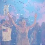 Isola dei Famosi 7, il vincitore Daniele Battaglia con Simona Ventura