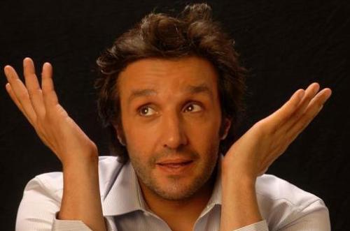 FLAVIO INSINNA CONTESO TRA RAI E MEDIASET: “PAVAROTTI? NO GRAZIE NON SONO IN GRADO”