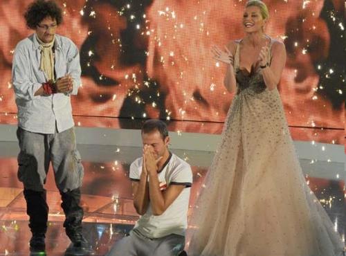 ASCOLTI TV DI MERCOLEDI 5 MAGGIO 2010: L’INTER ALZA LA COPPA E RAIUNO SFIORA IL 40% (11,7 MLN). LA FINALE DELL’ISOLA SI FERMA AL 21.5% (4,4 MLN)