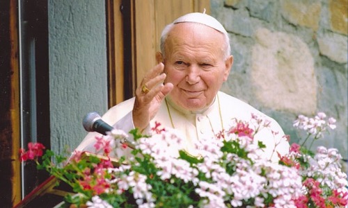 ASCOLTI TV DI MARTEDI 18 MAGGIO 2010: TUTTI PAZZI PER KAROL (12% SU RAIDUE), UN PO’ MENO PER AMORE (18% SU RAIUNO). SVISTI E MAI VISTI, POCO VISTI (15% SU CANALE5).