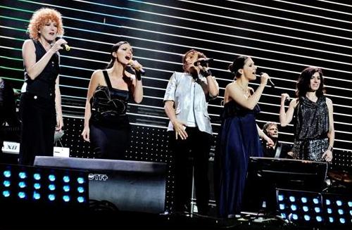 SPECIALE MATRIX “AMICHE PER L’ABRUZZO”. A SOLI SEI MESI DAL RITIRO, LAURA PAUSINI TORNA IN PRIMA SERATA