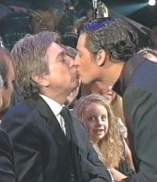 DEL NOCE SVELA NUOVI PROGETTI PER LA FICTION RAI TRA MOLTE NOVITA’, GRADITI RITORNI E IL “SOGNO” DI UN FIORELLO ATTORE