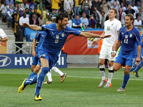 ASCOLTI TV DI DOMENICA 20 GIUGNO 2010: QUASI 16 MILIONI (68.36%) PER IL PAREGGIO POMERIDIANO DELL’ITALIA. IN PRIME TIME UNA VOCE PER PADRE PIO AL 21%. HOUSE (10.3%) SUPERA NUMB3RS (8.6%)