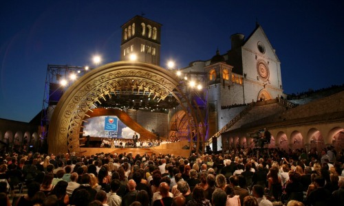 ASCOLTI TV DI VENERDI 4 GIUGNO 2010: VINCE NEL NOME DEL CUORE (24.63%). IN ACCESS UNA REPLICA DEI SOLITI IGNOTI BATTE STRISCIA.