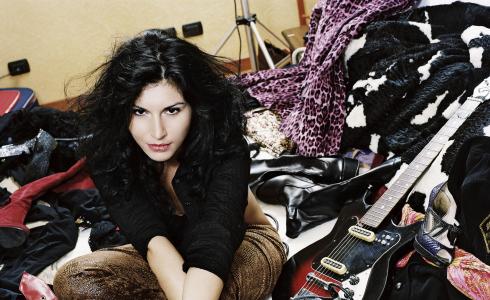 GIUSY FERRERI SI AUTOCANDIDA PER SANREMO 2011