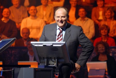 GERRY SCOTTI A DM: CON IL NUOVO “MILIONARIO” IL TELESPETTATORE AVRA’ DUE GARE SU CUI SCOMMETTERE. MA A NATALE FACCIAMOCI UN TORNEO DI PASSAPAROLA!