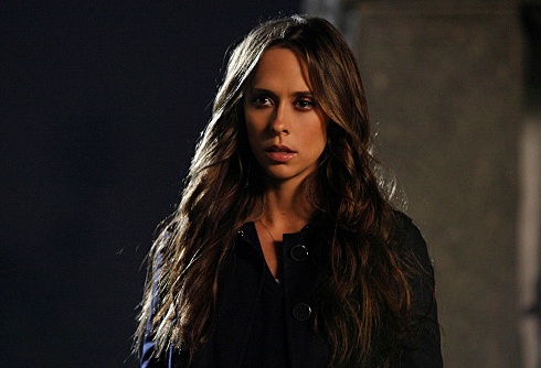 ASCOLTI TV DI MERCOLEDI 4 AGOSTO 2010: SFIDA TRA POVERI TRA RAIUNO (14%) E CANALE 5 (15%). MEGLIO RAIDUE CON GHOST WHISPERER (13%), ITALIA1 (12%) E RETE 4 CON LIFE (10%). BOOM DI REAZIONE A CATENA (30%), CAPRI AL 23.3%