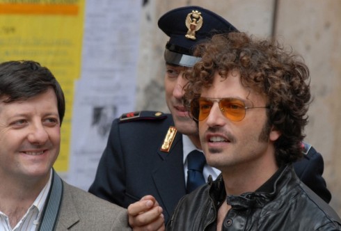 ASCOLTI TV DI DOMENICA 8 AGOSTO 2010: VINCE IL COMMISSARIO MANARA. BIKINI (15.96%) STACCATISSIMO DA DA DA DA (25.73%). MEROLONE AL 4.50%