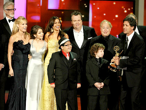 EMMY AWARDS 2010: VINCITORI E VINTI. A BOCCA ASCIUTTA LOST E HOUSE. DUE PREMI PER GLEE. MIGLIOR DRAMA E’ MAD MEN