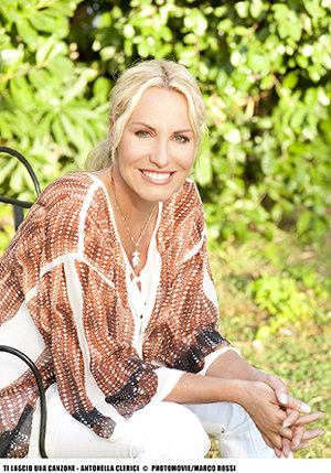 ANTONELLA CLERICI A DM: “DOPO TI LASCIO NIENTE PIU’ PRIME TIME PER QUEST’ANNO. NEL FRATTEMPO HO INVITATO GARKO A NAPOLI, ME LO DEVE!”