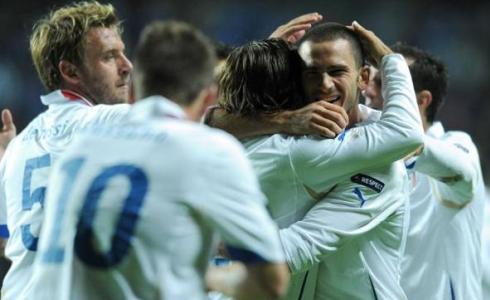 ASCOLTI TV DI VENERDI 3 SETTEMBRE 2010: IN 8 MLN PER LA NAZIONALE. BENE L’ULTIMA DI ALISA SU CANALE 5 (A.M. 2.204.000). I PROVINI DI XFACTOR AL 14.90%