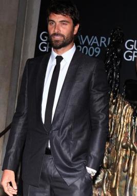 INTERVISTA A LUCA CALVANI: A POCO A POCO STO USCENDO DAL COCCO E DAL PESCE DELL’ISOLA. FACCIO PIU’ FILM IN USA CHE IN ITALIA.