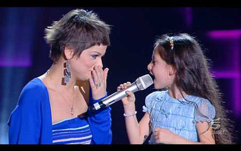 IO CANTO OSPITA STASERA SANDRINA (ALESSANDRA AMOROSO), MAX PEZZALI E LOLA PONCE