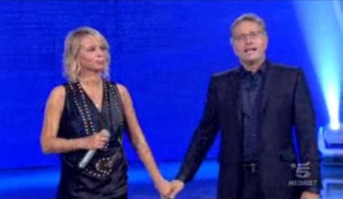 ASCOLTI TV DI GIOVEDI 14 OTTOBRE 2010: ANNO ZERO FA IL BOTTO E VINCE LA SERATA CON OLTRE 6 MLN DI SPETTATORI E IL 23.47% DI SHARE. CRESCONO LA VITA IN DIRETTA (26%), MATTINO5 (22%) E LA CASA DI PAOLA (16%).