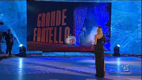 ASCOLTI TV LUNEDI 18 OTTOBRE 2010: QUASI 6 MLN E IL 27% PER IL RITORNO DI GRANDE FRATELLO. LA LADRA “RUBA” IL 18%. POMERIGGIO SUL 2 AL 15%