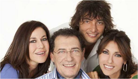 TV MANIA: SIMONE ANNICCHIARICO PASSA DAI TALENTI DI SCOTTI E DE FILIPPI AI GIOCHI SULLA TELEVISIONE DI JOCELYN