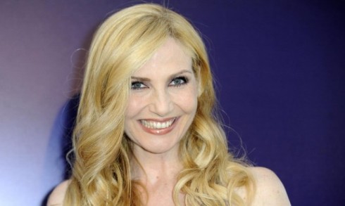 LORELLA CUCCARINI SI ADEGUA ALLA TV DEL TERZO MILLENNIO E SCRIVE A MARCO MENGONI: CON IL RE MATTO UN FLASHMOB NEL CENTRO DI ROMA