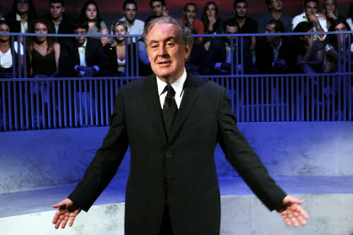 ANNOZERO ANCORA IN ONDA. CON IL RICORSO ALL’ARBITRATO SANTORO CONGELA LA SANZIONE DEL DG MASI E GIOVEDI’ TORNA IN TV