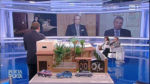 OMICIDIO SCAZZI A PORTA A PORTA, BRUNO VESPA RISPETTA LA CRONACA CON IL PLASTICO DELLA CASA DI ZIO MICHELE