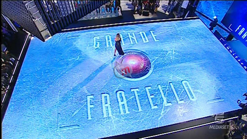 IL TELECOMANDO, LA GUIDA TV DI DM: 25 OTTOBRE 2010. CONTRO LA SECONDA DEL GRANDE FRATELLO, RAI1 SCENDE IN CAMPO CON BEPPE FIORELLO