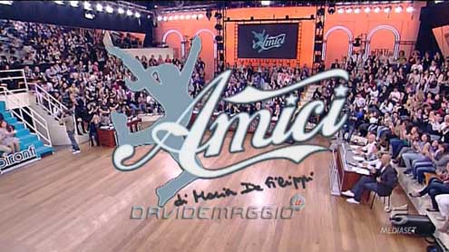 AMICI, LA PUNTATA DEL SABATO LIVE SU DM. OSPITE VALERIO SCANU