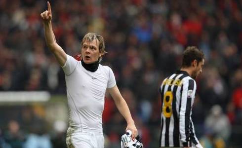 ASCOLTI SATELLITE DI DOMENICA 21 NOVEMBRE 2010: GENOA-JUVENTUS ALL’ORA DI PRANZO FA IL BOOM (1.200.000 SPETTATORI). IN SERATA, NAPOLI-BOLOGNA SI FERMA A 745.000.