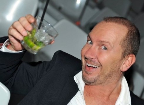 FERMI TUTTI! SFONDRINI VA DA SIGNORINI E SALVATI DALLA SETTA.