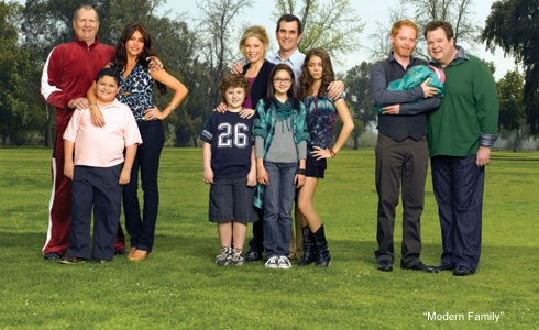 MODERN FAMILY: LE AVVENTURE DI UNA FAMIGLIA NON CONVENZIONALE DEBUTTANO IN CHIARO. DA STASERA ALLE 22 SU CIELO