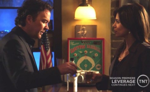 LEVERAGE: IL DEBUTTO AMERICANO DI ELISABETTA CANALIS. DA STASERA SU JOI TORNANO LE “CONSULENZE ILLEGALI”