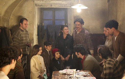 MIA MADRE: BIANCA GUACCERO NEI PANNI DI UNA DONNA CORAGGIOSA NEI TEMPI DURI DELL’EMIGRAZIONE. STASERA E MARTEDI SU RAI1