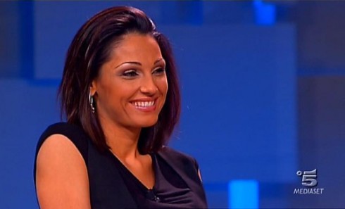 ASCOLTI TV DI SABATO 4 DICEMBRE 2010: IO CANTO VINCE CON 4,9 MLN, DON MATTEO A 4 MLN. AMICI PRECIPITA A 3,2 MLN (19.97%)