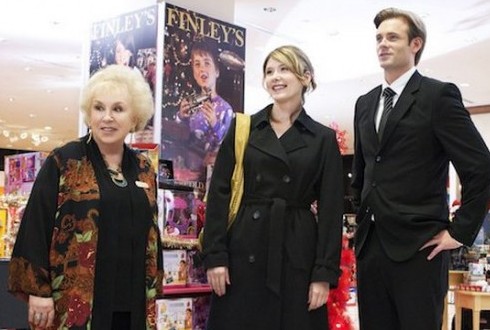 ASCOLTI SATELLITE DI GIOVEDI 23 DICEMBRE 2010: IL FILM NATALIZIO UNA TATA MAGICA A MANHATTAN OTTIENE 350.000 SPETTATORI