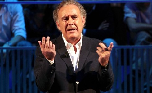 ASCOLTI TV DI GIOVEDI 2 DICEMBRE 2010: ANNOZERO (20.91%) VINCE LA SERATA. IL MEGLIO DI CHI HA INCASTRATO PETER PAN (17.85%) E’ TALLONATO DALLE REPLICHE DI DON MATTEO 7 (16.62% – 17.76%).