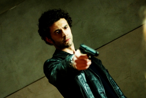 ASCOLTI SATELLITE DI GIOVEDI 2 DICEMBRE 2010: ROMANZO CRIMINALE 2 CONQUISTA 330.000 SPETTATORI, GLEE 156.000.