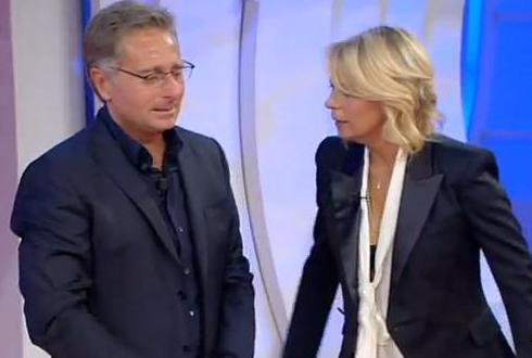 PAOLO BONOLIS SFIORA L’INCIDENTE DIPLOMATICO CON LA DE FILIPPI E RIVELA: “MEDIASET NON VOLEVA TRASMETTERE LA MIA INTERVISTA A BENIGNI”.