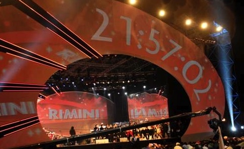 LA SFIDA DI CAPODANNO: MARA VENIER E PINO INSEGNO CON L’ANNO CHE VERRA’ CONTRO MARIA CARMELA CON CAPODANNO CINQUE