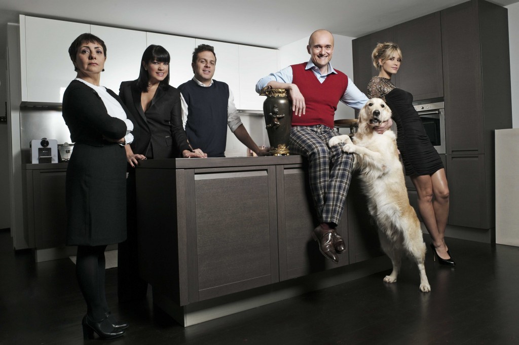 KALISPERA! SIGNORINI PARTE CON I MIGLIORI AUSPICI. OSPITI: SUPERSIMO E ANTONACCI, INZAGHI E ALESSIA VENTURA, RUTELLI E LA GELMINI