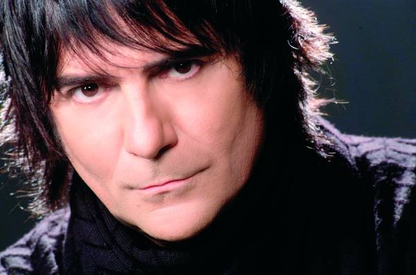 ASCOLTI TV DI SABATO 18 DICEMBRE 2010: IL CONCERTO DI RENATO ZERO (4,1 MLN) SUPERA LO SPECIALE DE I SOLITI IGNOTI (3,7 MLN). AMICI SFIORA I 3,5 MLN