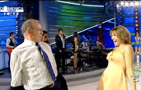 BOOM! ALDO BUSI SPALLA DI BARBARA D’URSO IN ‘STASERA CHE SERA’.