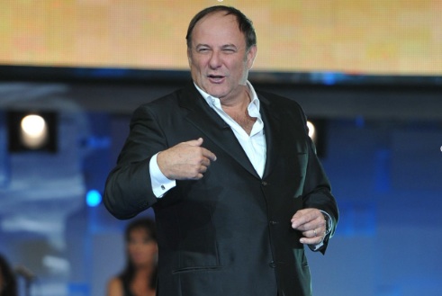 BOOM! GERRY SCOTTI VERSO LO SHOW DEI RECORD. MA MARIA CARMELA SCALPITA…