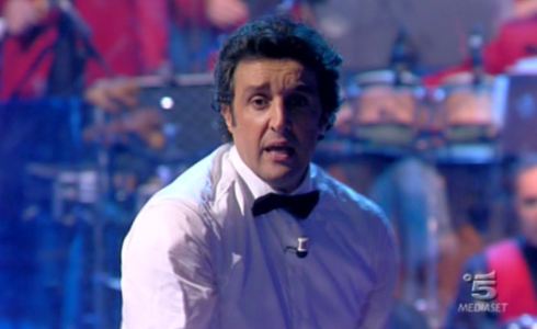 ASCOLTI TV DI SABATO 8 GENNAIO 2011: LA CORRIDA (5,3 MLN) VINCE NETTAMENTE SU ATTENTI A QUEI DUE (4,3 MLN). AMICI A 3,1 MLN