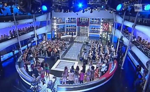 ASCOLTI TV DI GIOVEDI 6 GENNAIO 2011: L’EPIFANIA CARLO CONTI E I MIGLIORI ANNI SI PORTA VIA (27.31%), AL DI LA DEL LAGO C’E’ SOLO IL 12.57%