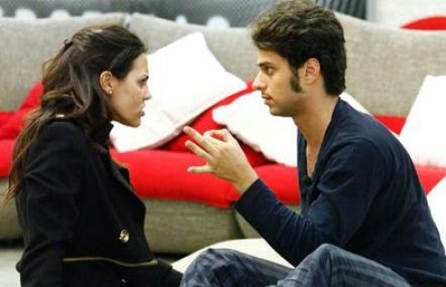 GF 11: LE REAZIONI DI ROSA ALLA “NUOVA FIAMMA” DI DAVIDE E AL PROBABILE INGRESSO DI AGOSTINO AL CENTRO DELLA PUNTATA. STASERA TRE NEW ENTRY