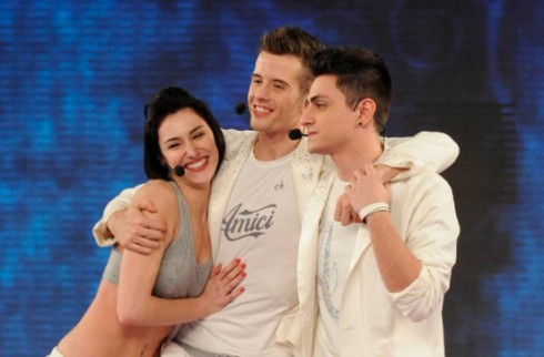 AMICI: SETTIMA PUNTATA IN DIRETTA SU DM. OSPITE SOLO EMMA. VIRGINIO ACCEDE ALLA FINALE