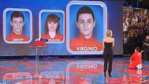 AMICI: AAA CERCASI TELEFONATA DI ADRIANO CELENTANO, PER ORA SOLO UN SMS DELLA MORI.TUTTO IL RESTO E’ NOIA.