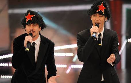 FESTIVAL DI SANREMO 2011: LA QUARTA SERATA IN DIRETTA SU DM, TRICARICO E PEZZALI TORNANO A CASA. RAPHAEL GUALAZZI VINCE SANREMO GIOVANI.