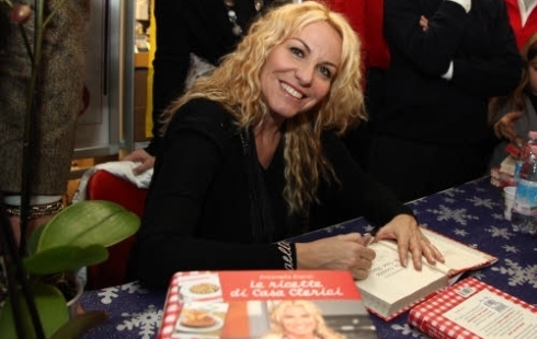 LE PAGELLE DELLA SETTIMANA TV (21-27/02). PROMOSSI CLERICI E BALLANDO, BOCCIATI OSSINI E L'”ARCORINA” DI POMERIGGIO CINQUE