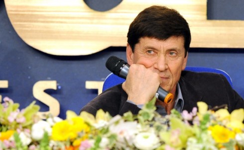 IL TELECOMANDO, LA GUIDA TV DI DM: 15 FEBBRAIO 2011. CANALE 5 SCHIERA UN FILM IN REPLICA CONTRO LA PRIMA DI SANREMO